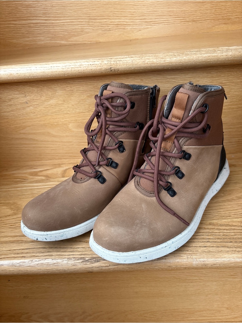 Bogs Brown and Gray Waterproof Leather Hiking Boots NWOT